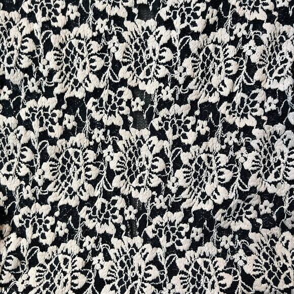 Love Culture Women’s SM peplum lace mini dress - Picture 3 of 5